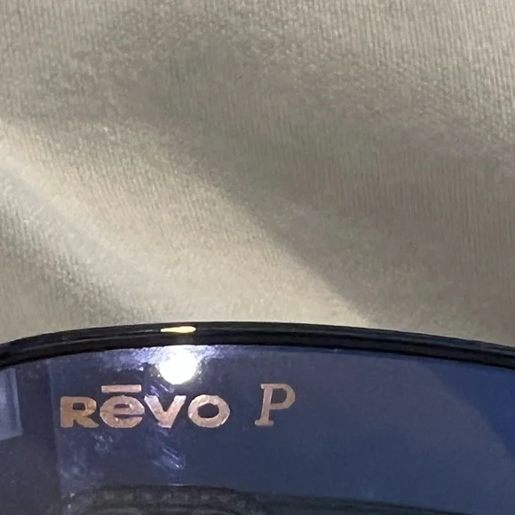 Vintage Revo Blue polarized H2o sunglasses. Style 3050 - Picture 6 of 10